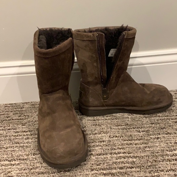 UGG Classic Short Duel Zip (Size 5) - Picture 1 of 4